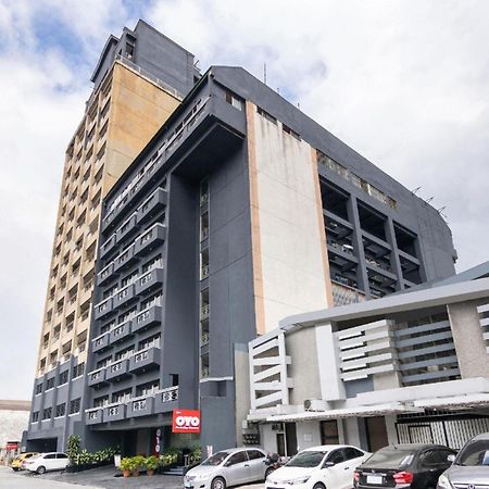 Oyo 115 Northridge Mansions Hotel Quezon City Bagian luar foto