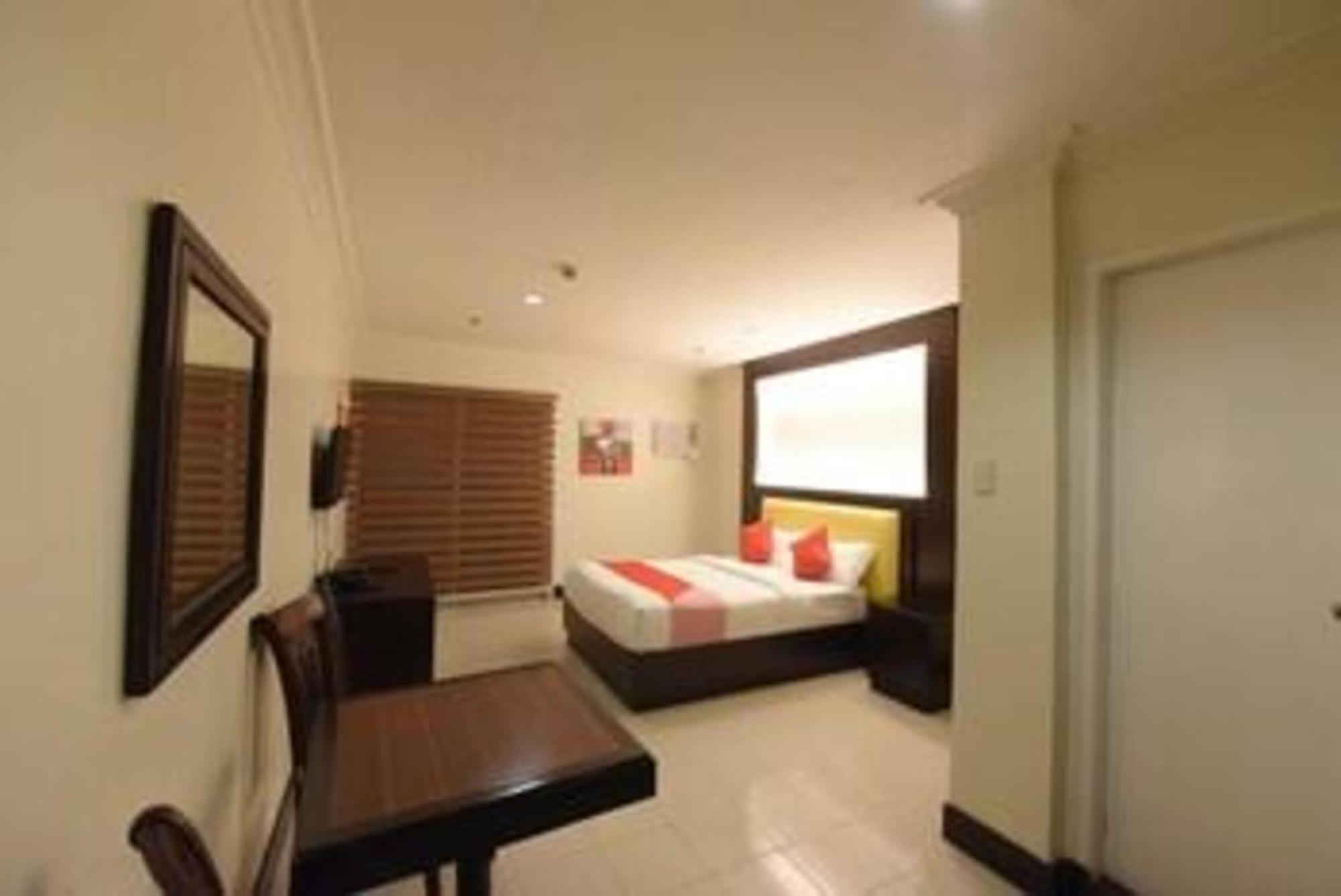 Oyo 115 Northridge Mansions Hotel Quezon City Bagian luar foto
