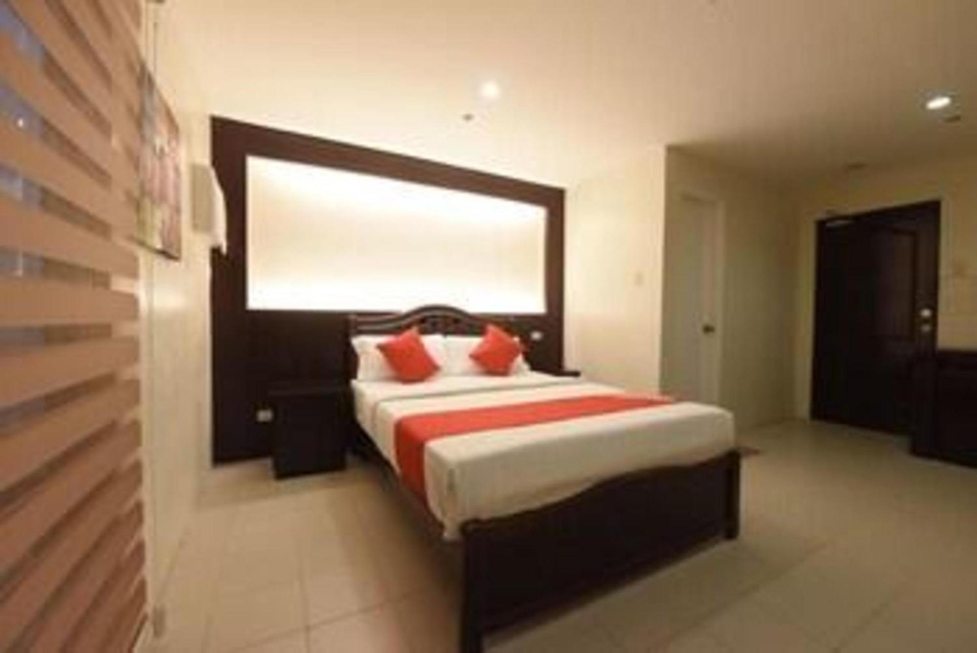 Oyo 115 Northridge Mansions Hotel Quezon City Bagian luar foto