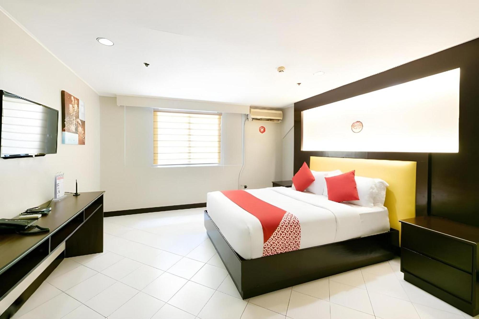 Oyo 115 Northridge Mansions Hotel Quezon City Bagian luar foto