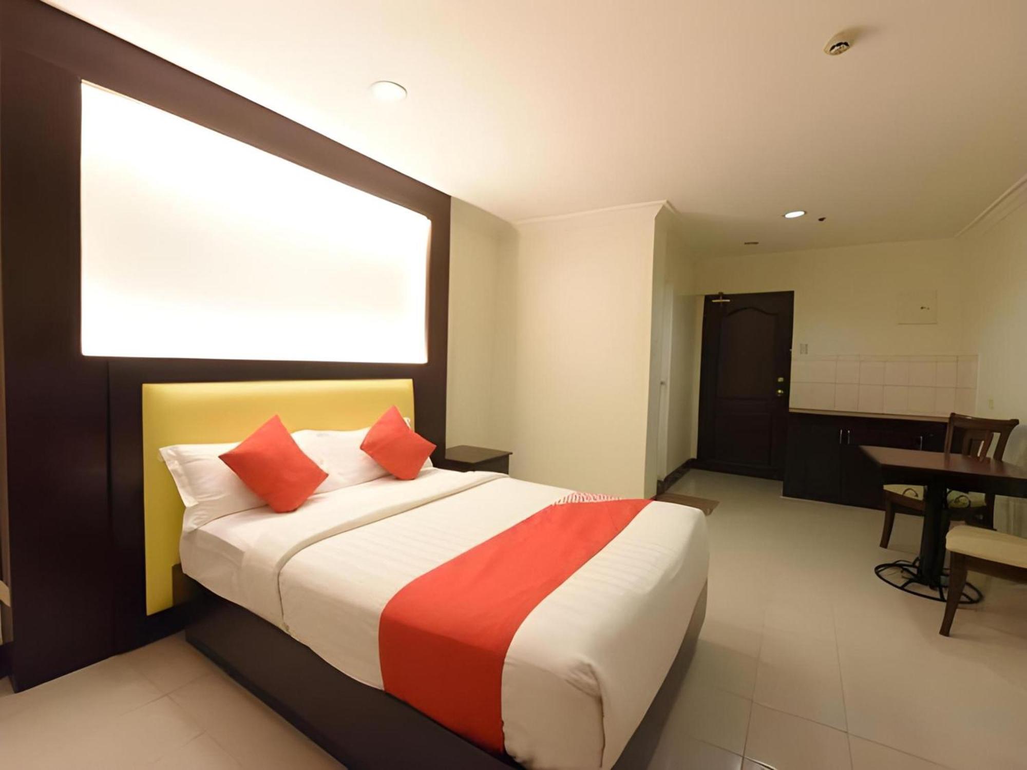 Oyo 115 Northridge Mansions Hotel Quezon City Bagian luar foto
