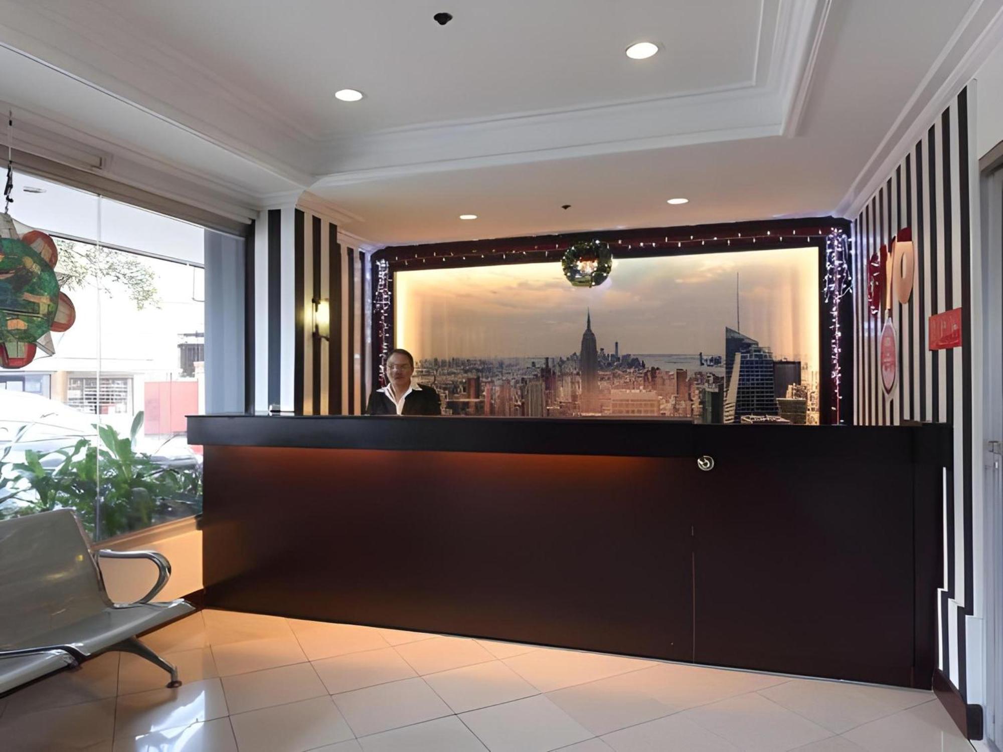 Oyo 115 Northridge Mansions Hotel Quezon City Bagian luar foto