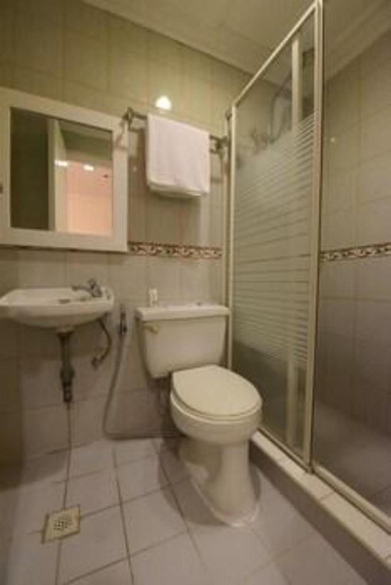 Oyo 115 Northridge Mansions Hotel Quezon City Bagian luar foto