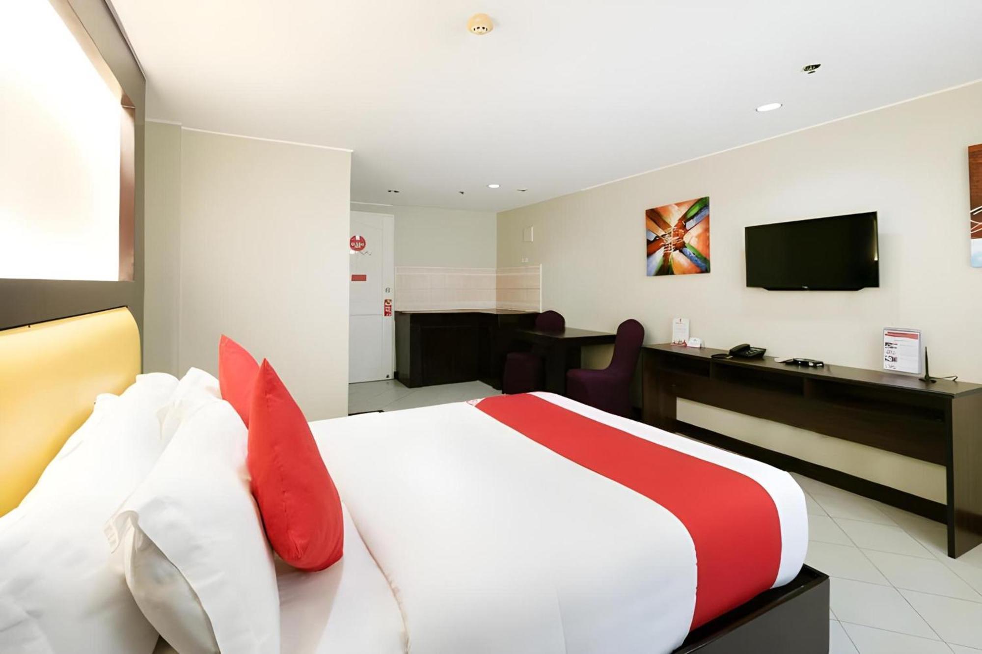 Oyo 115 Northridge Mansions Hotel Quezon City Bagian luar foto