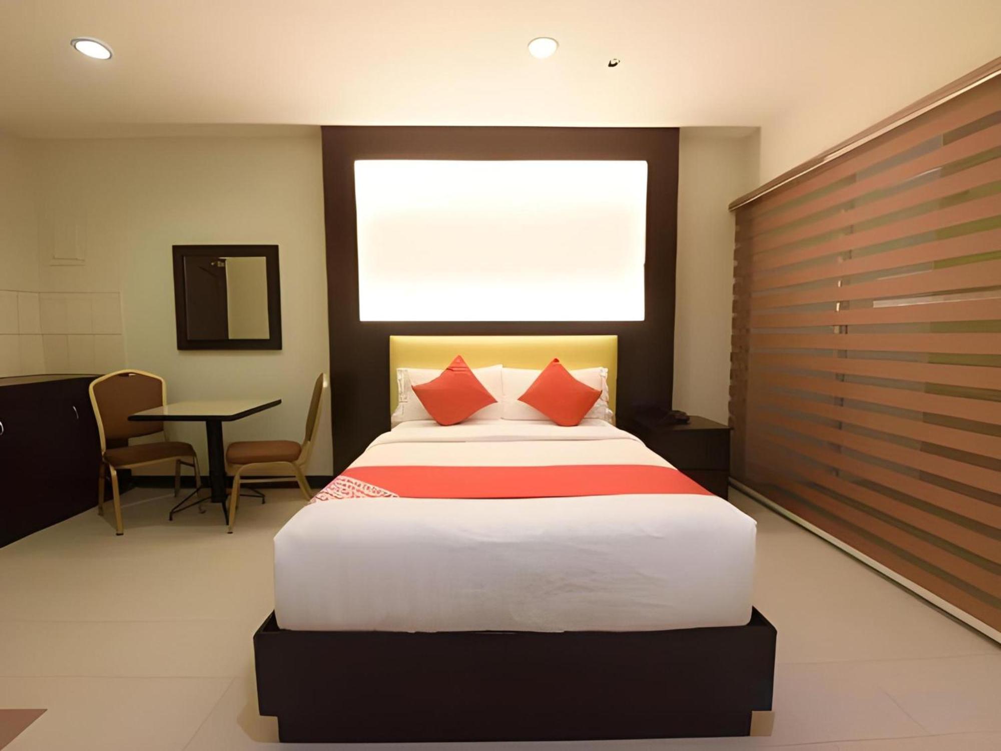 Oyo 115 Northridge Mansions Hotel Quezon City Bagian luar foto