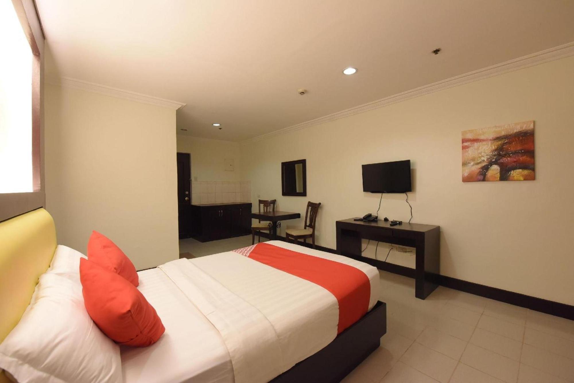 Oyo 115 Northridge Mansions Hotel Quezon City Bagian luar foto