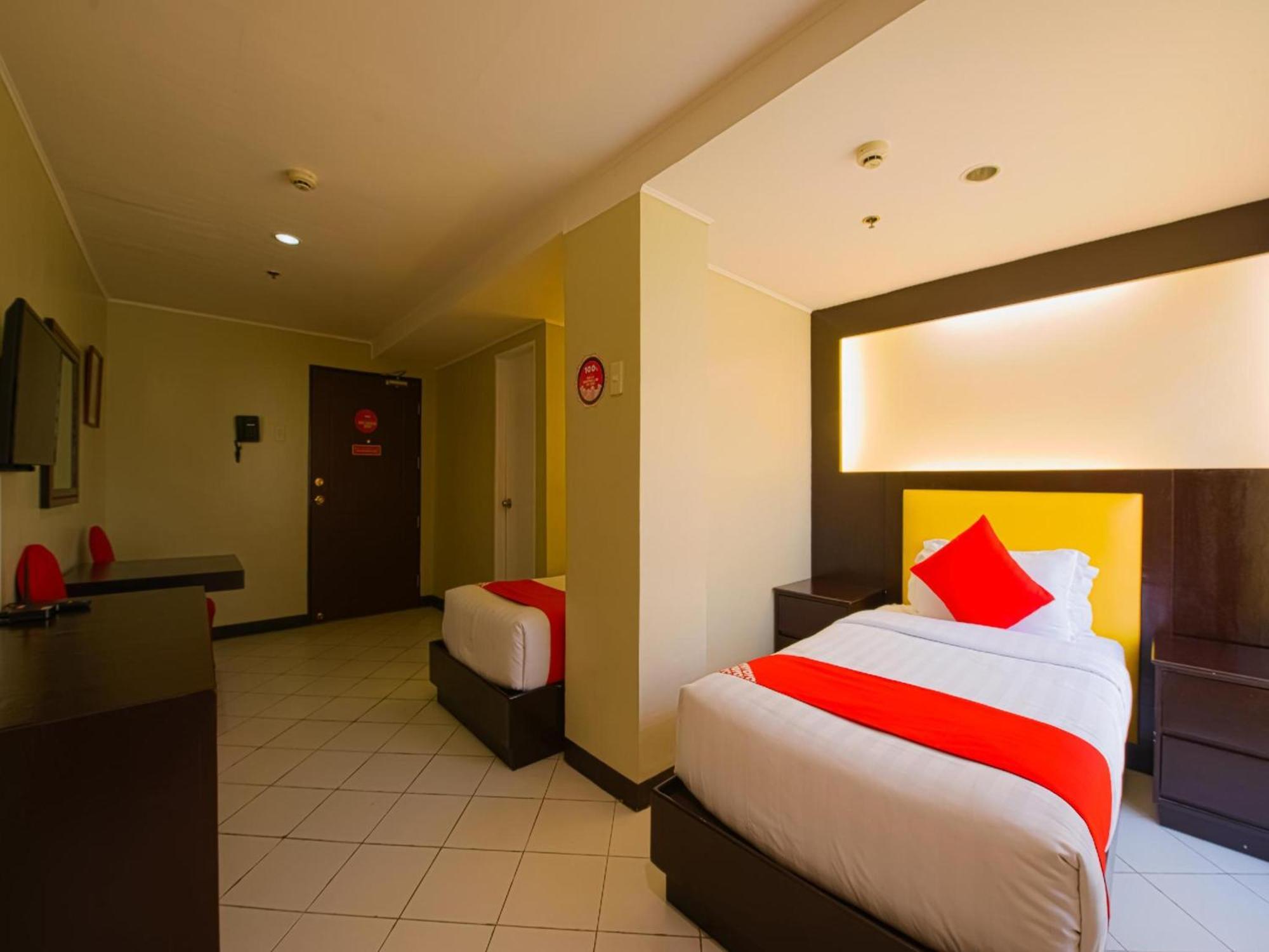 Oyo 115 Northridge Mansions Hotel Quezon City Bagian luar foto