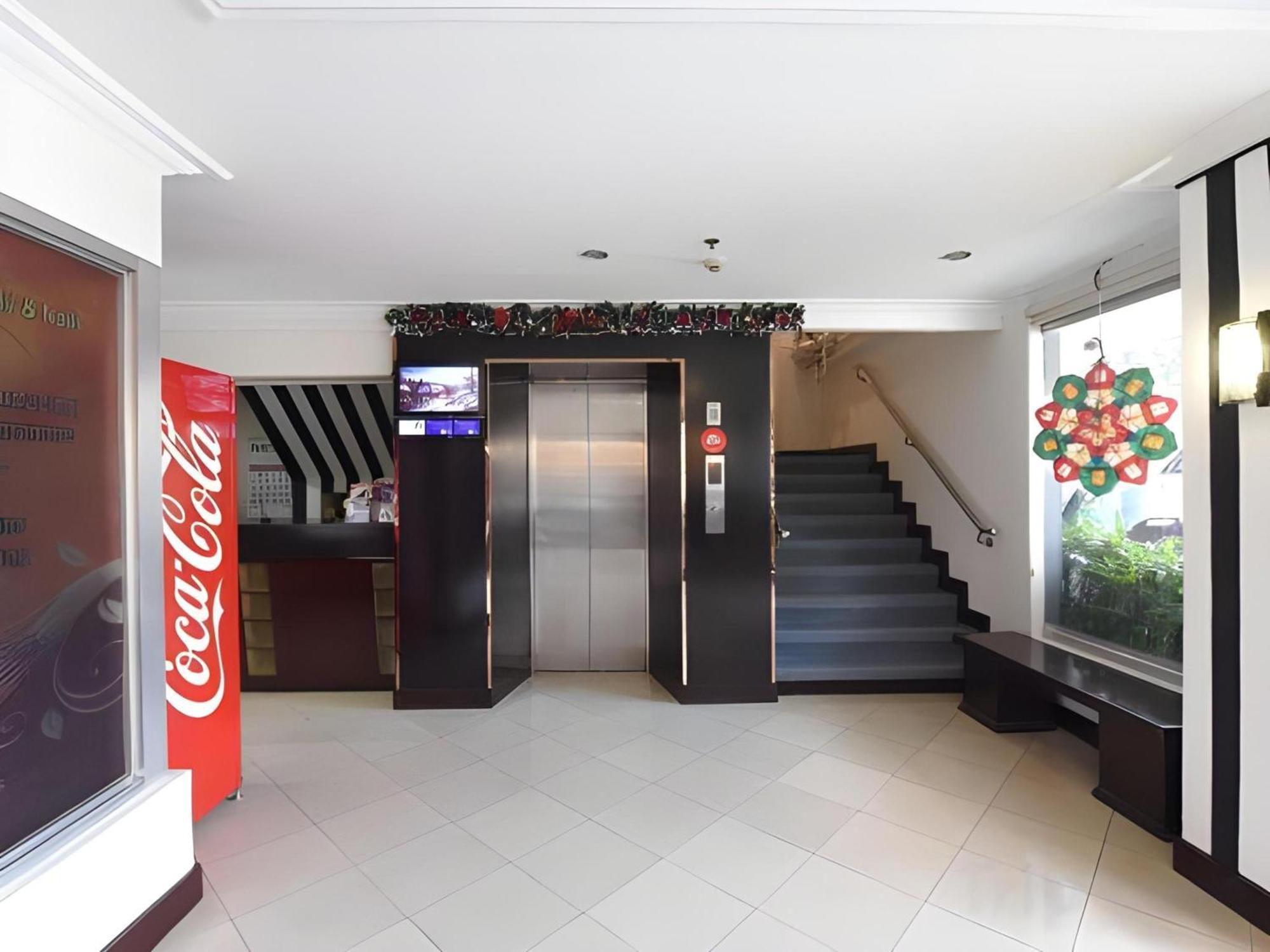 Oyo 115 Northridge Mansions Hotel Quezon City Bagian luar foto